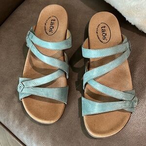 EUC Taos sandals size 11